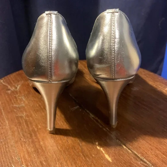 Boden Metallic Silver Pointed-Toe Pumps - Picture 2 of 7
